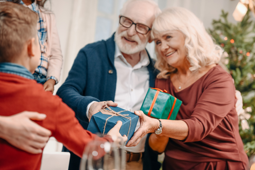 Cuidar personas mayores: ideas para regalos en navidad