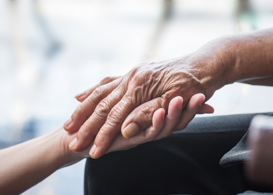 Consejos para el cuidado de personas mayores a domicilio con Parkinson