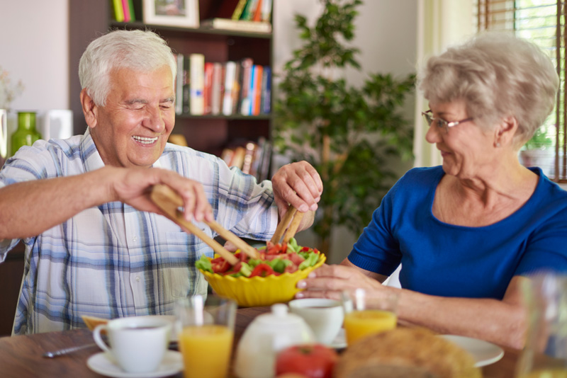 Cuidado de personas mayores y la alimentación